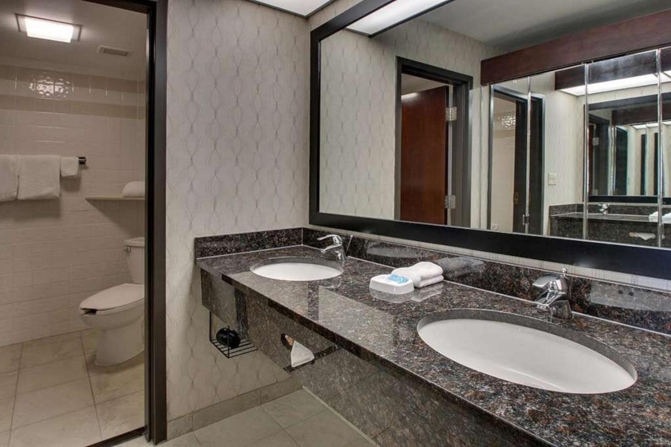 Heritage Inn & Suites The Woodlands, Trademark By Wyndham Eksteriør billede